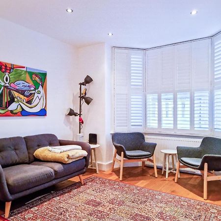 Pass The Keys Family Friendly 2 Bedroom Gem in Shepherd's Bush London Exterior foto