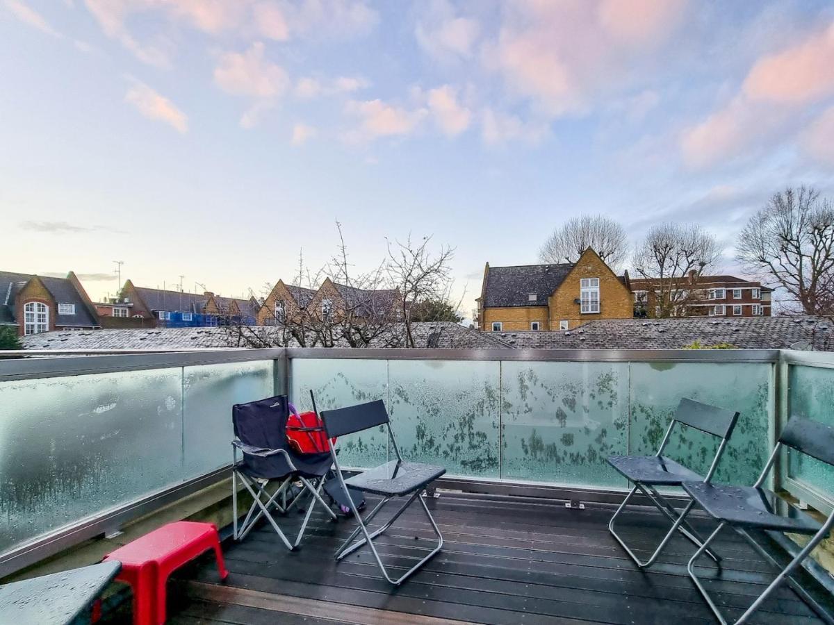Pass The Keys Family Friendly 2 Bedroom Gem in Shepherd's Bush London Exterior foto