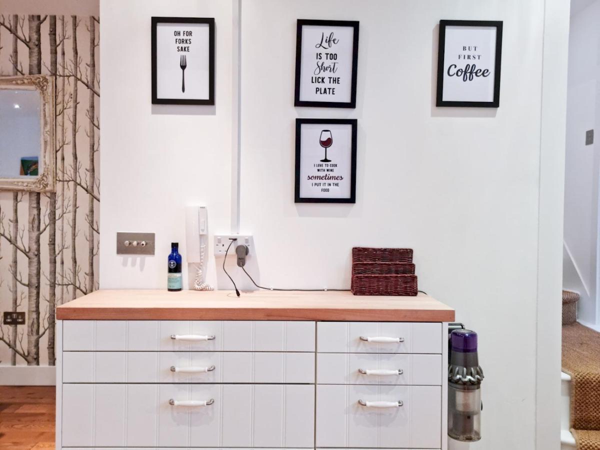 Pass The Keys Family Friendly 2 Bedroom Gem in Shepherd's Bush London Exterior foto